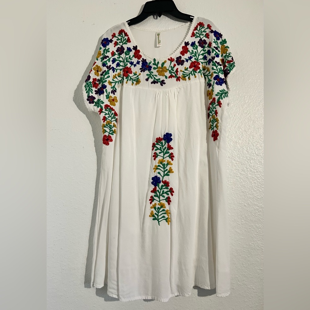 Embroidered White Mexican Peasant Dress with Colorful Floral Detail